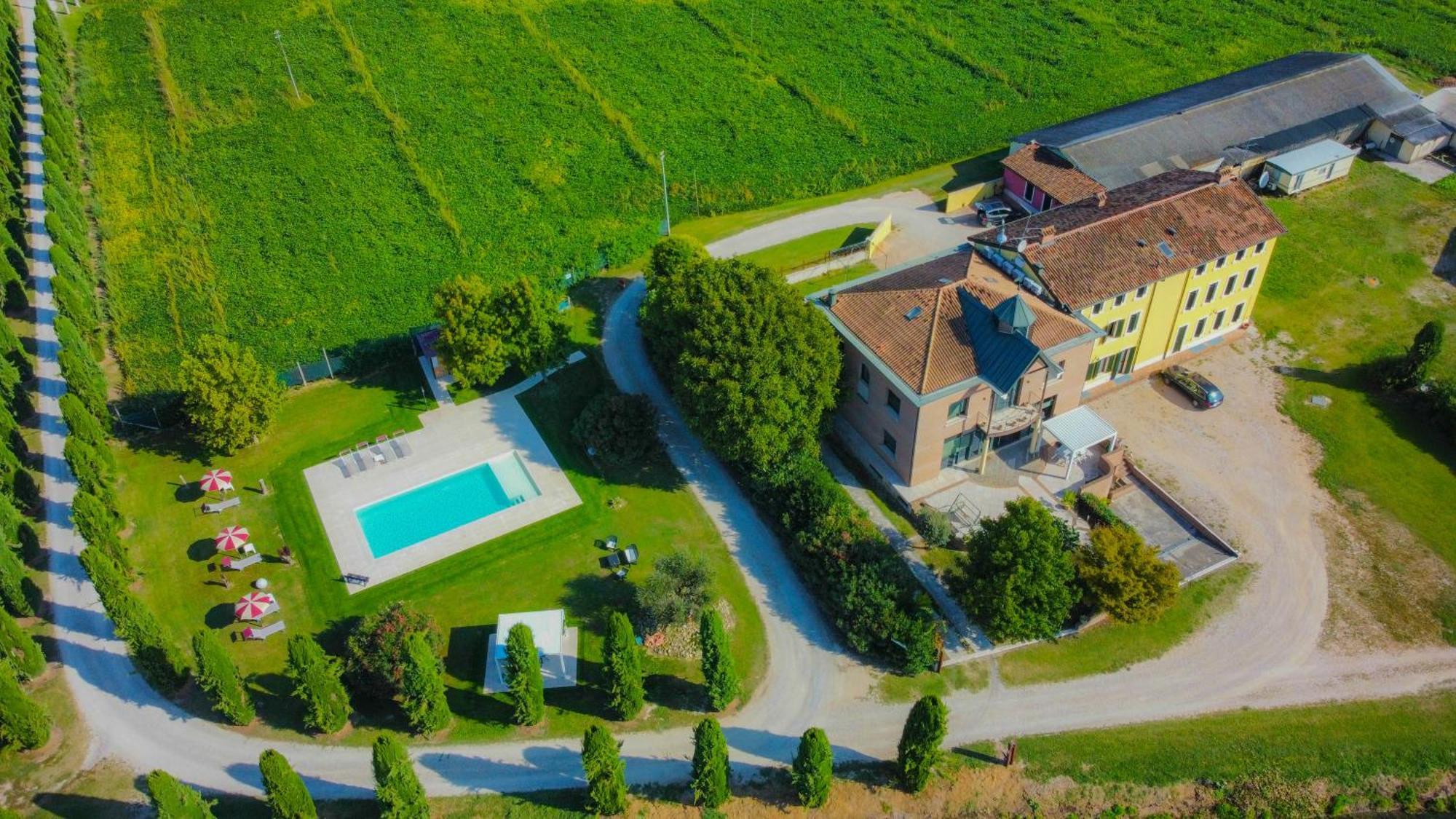 Gasthaus Bb Mambrotta San Martino Buon Albergo Exterior foto