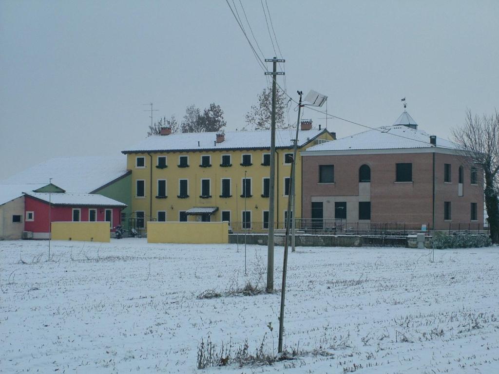 Gasthaus Bb Mambrotta San Martino Buon Albergo Exterior foto